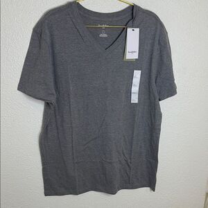 NWT- (2) Goodfellow & Co-Men's grey V-Neck Shirt-standard fit-Size large